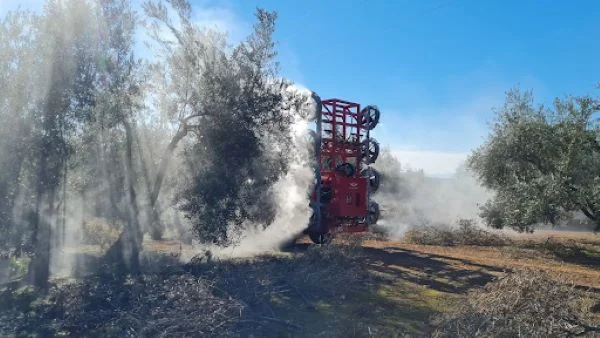 Γεωργικό μηχάνημα για στοχευμένους ψεκασμούς ελαιόδεντρων